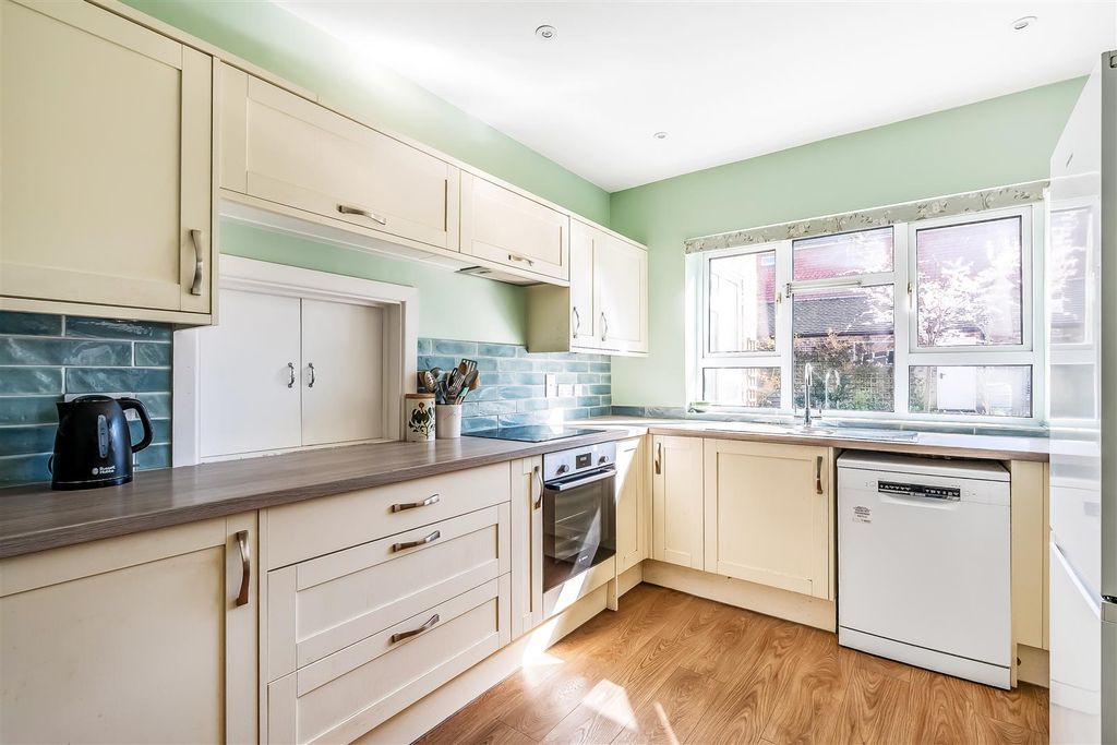 Property photo 2 of 30 1-Orchard-Way-32.Jpg