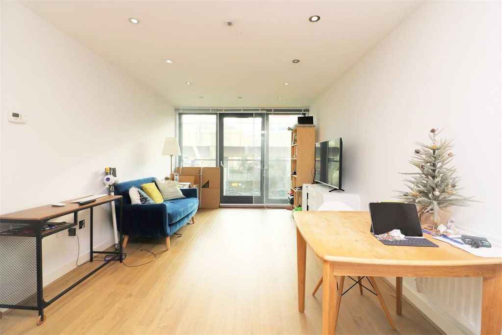 Property photo 3 of 7 Elektron Tower.Jpg