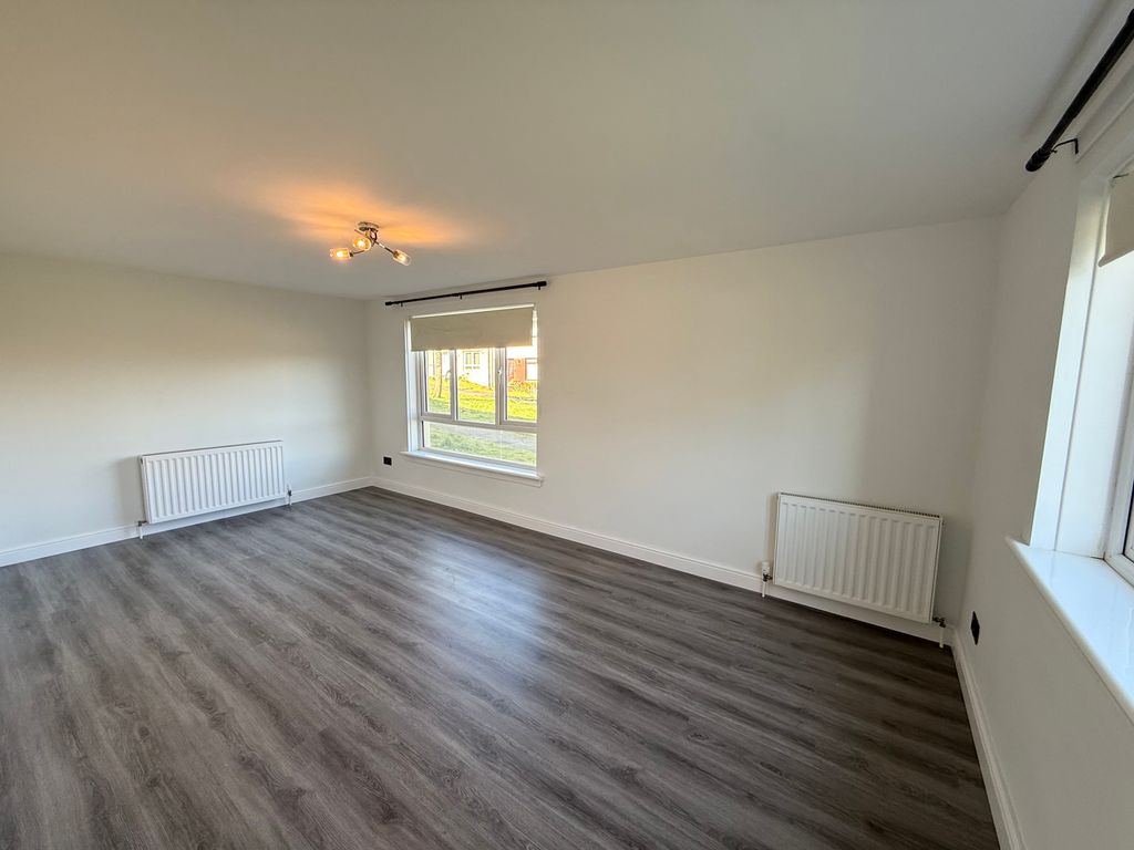 Property photo 3 of 8 3