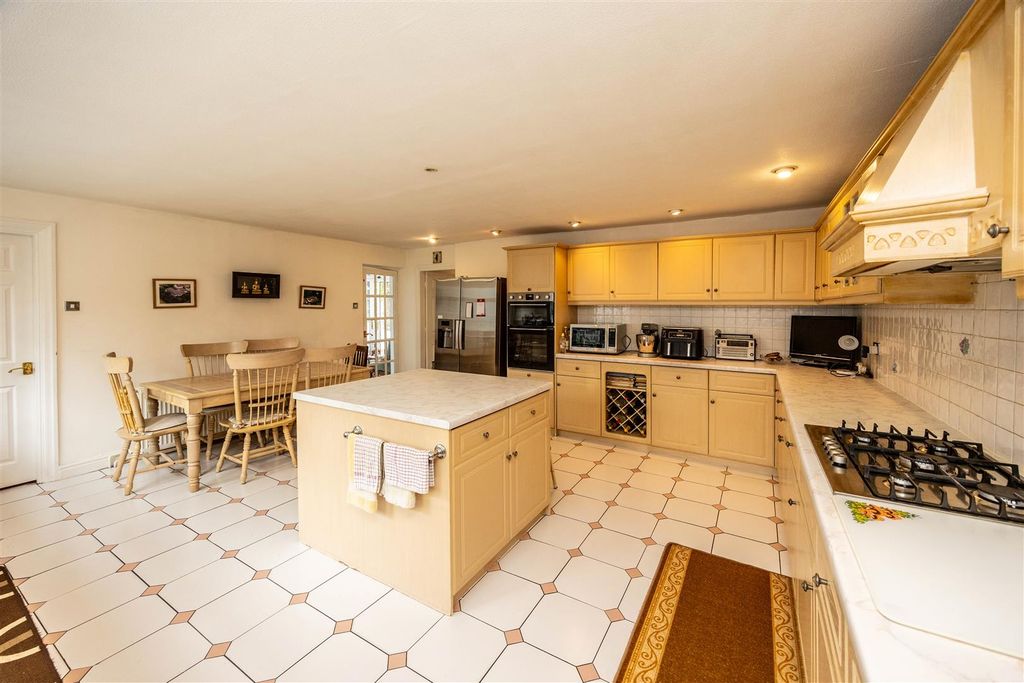 Additional image 21 of 4 bed property for saleWoodside Road, Huddersfield HD4