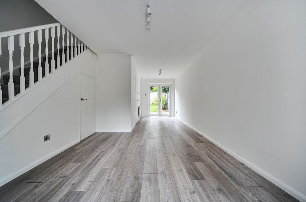 Property photo 2 of 9 1364446-24-68Ecf5...