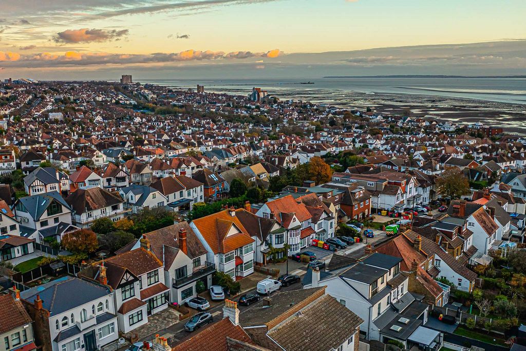 Property photo 2 of 46