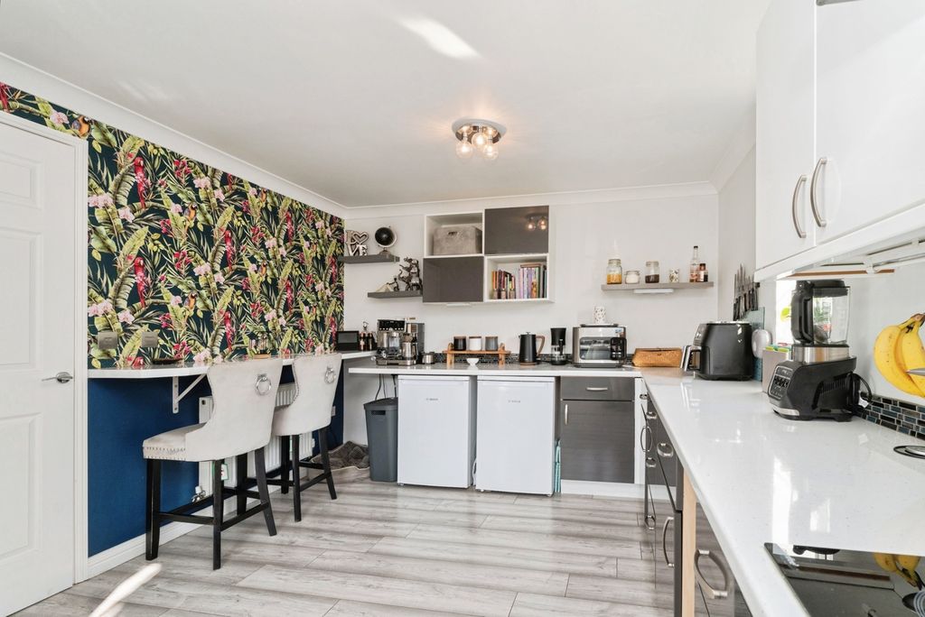 Property photo 2 of 18 Pbox-Img.Jpg