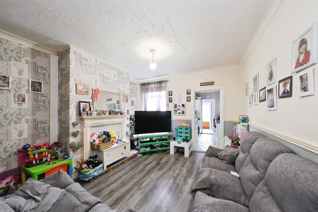 Property photo 2 of 12