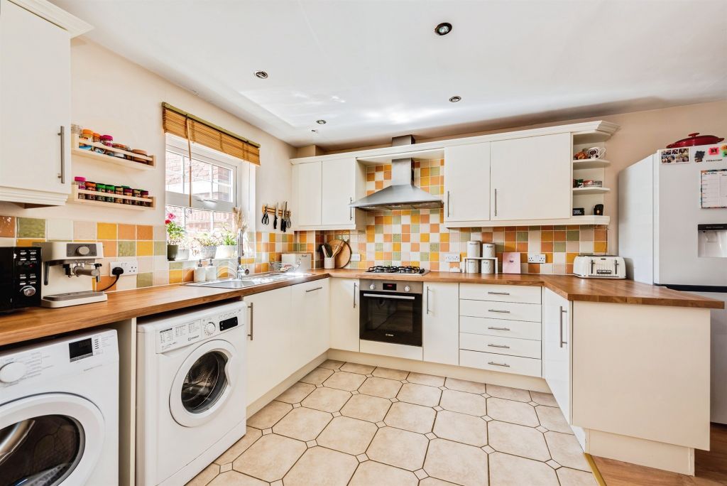 Property photo 2 of 14