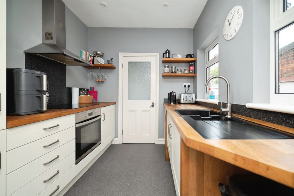 Property photo 2 of 17