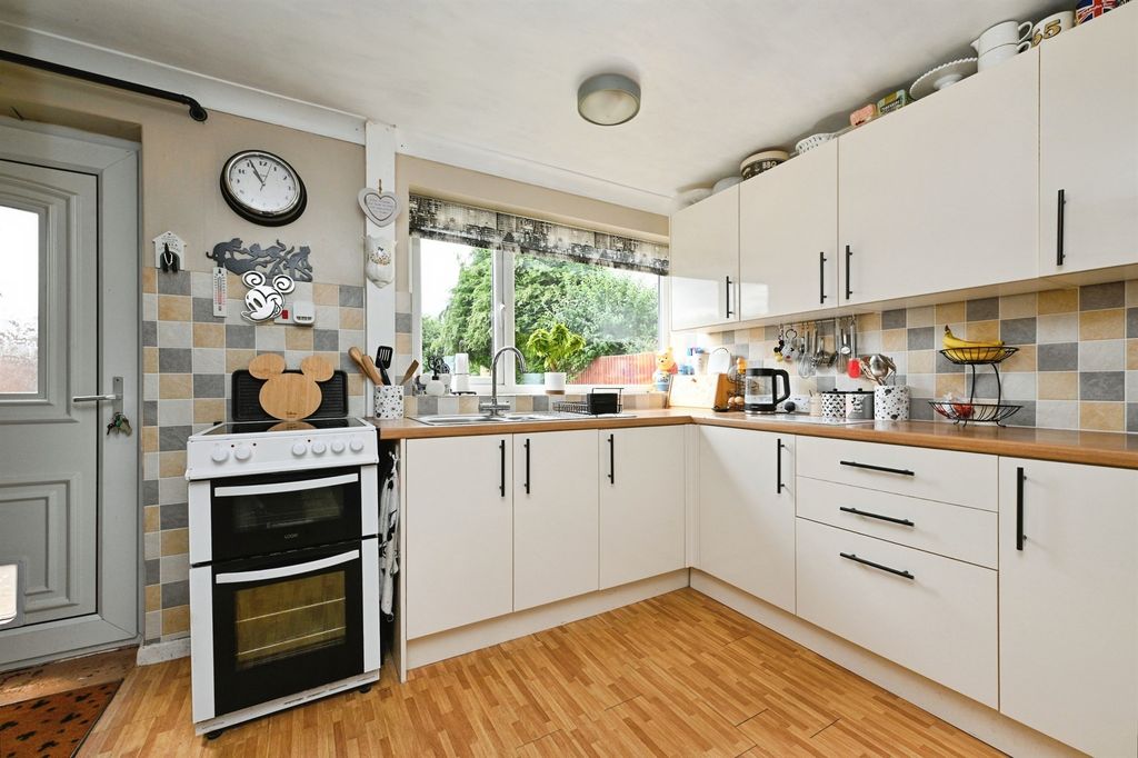 Property photo 3 of 17
