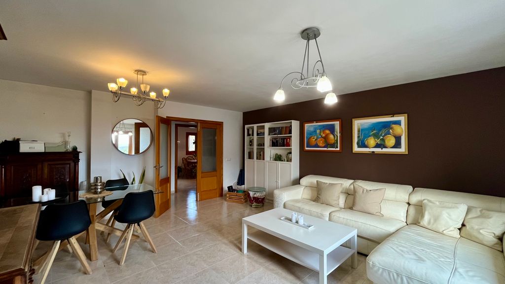 Property photo 2 of 12 002.Jpg