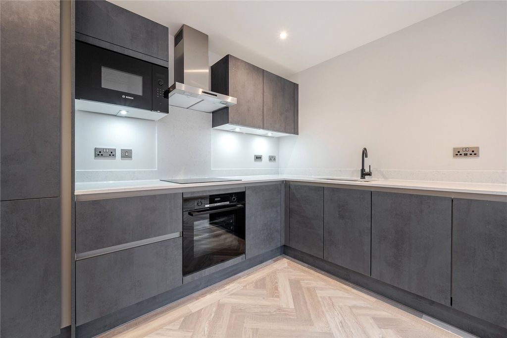 Property photo 2 of 13 Picture No. 10