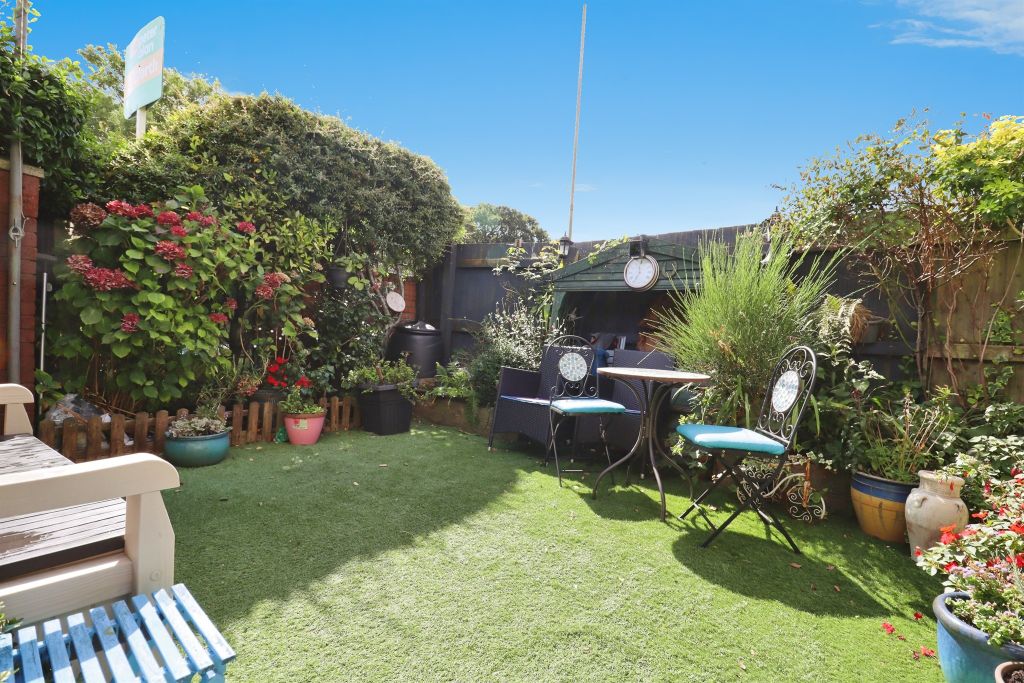 Property photo 2 of 17