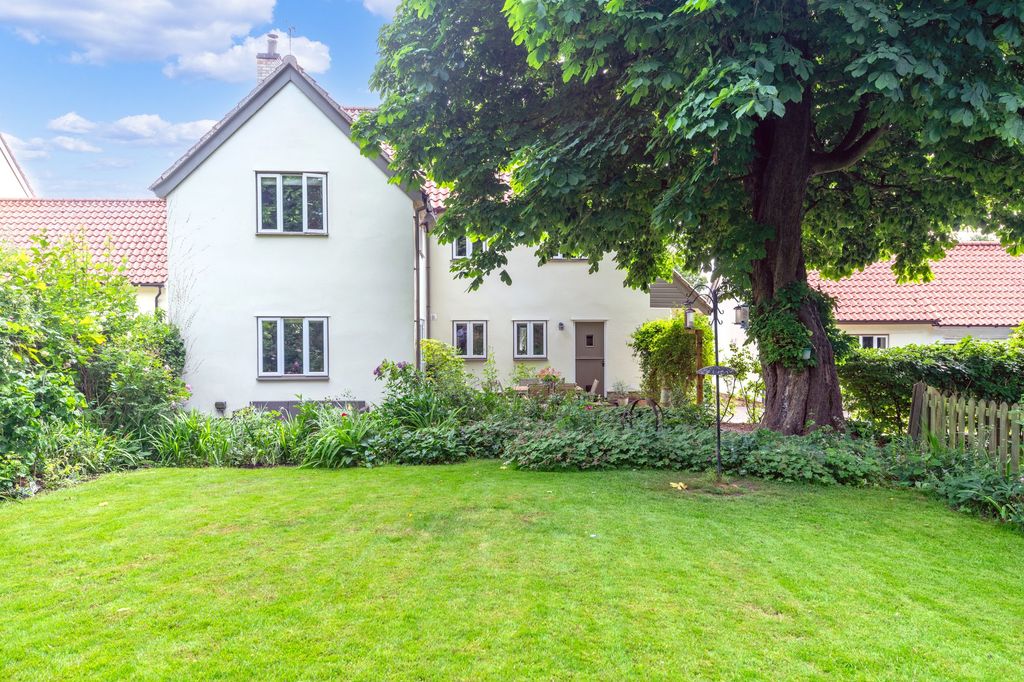 Property photo 1 of 32