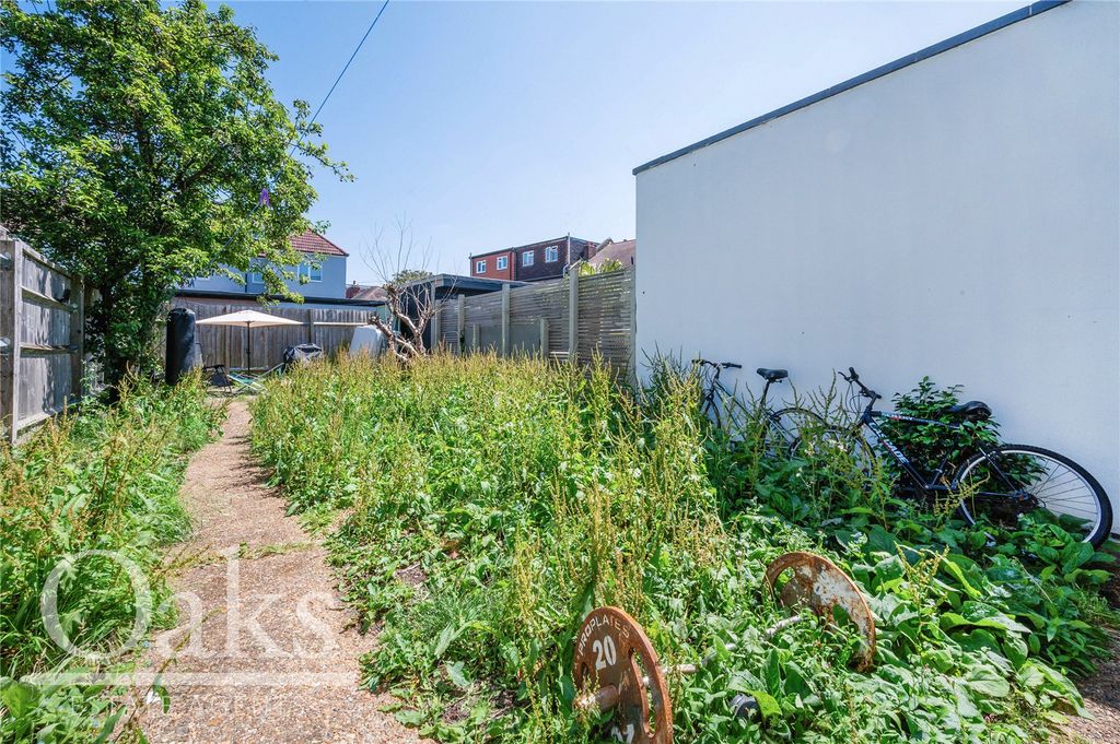 Property photo 2 of 10 Picture No. 12