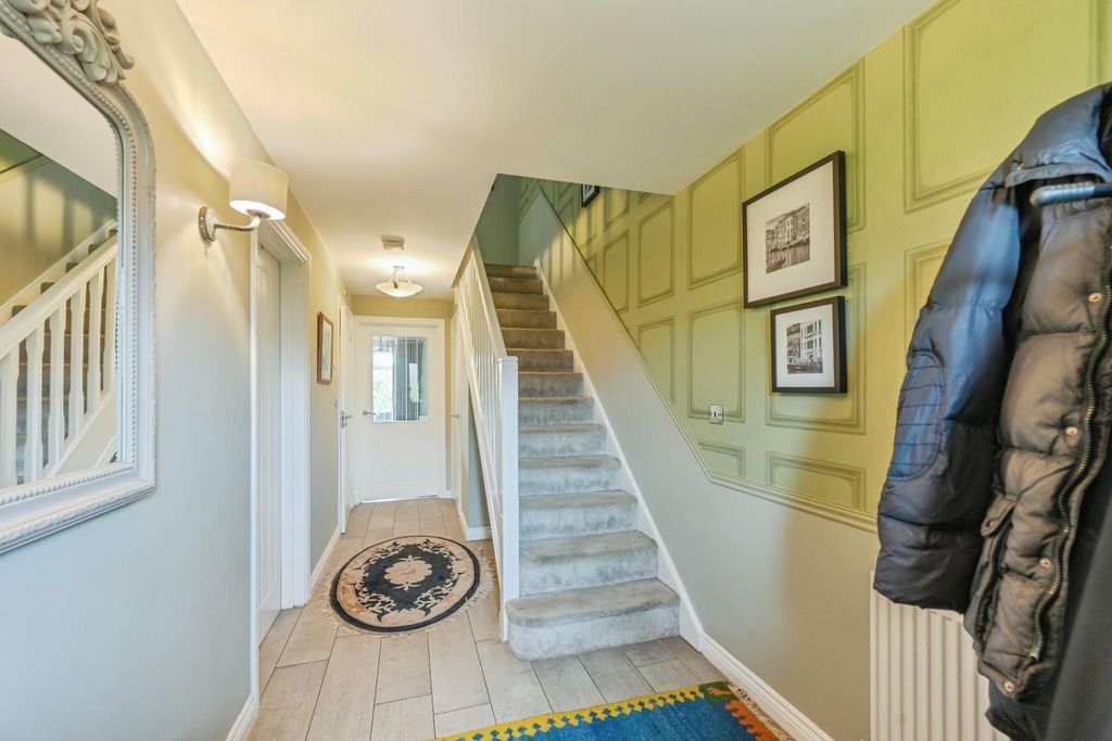 Property photo 3 of 25 12Manstonview-18.Jpg