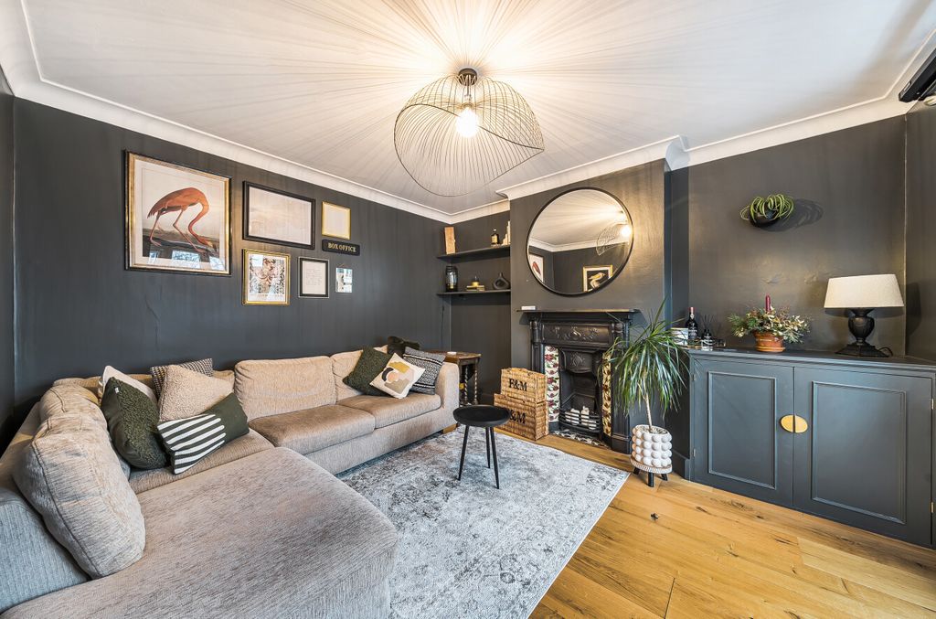 Property photo 2 of 30 1395642-12-696116...