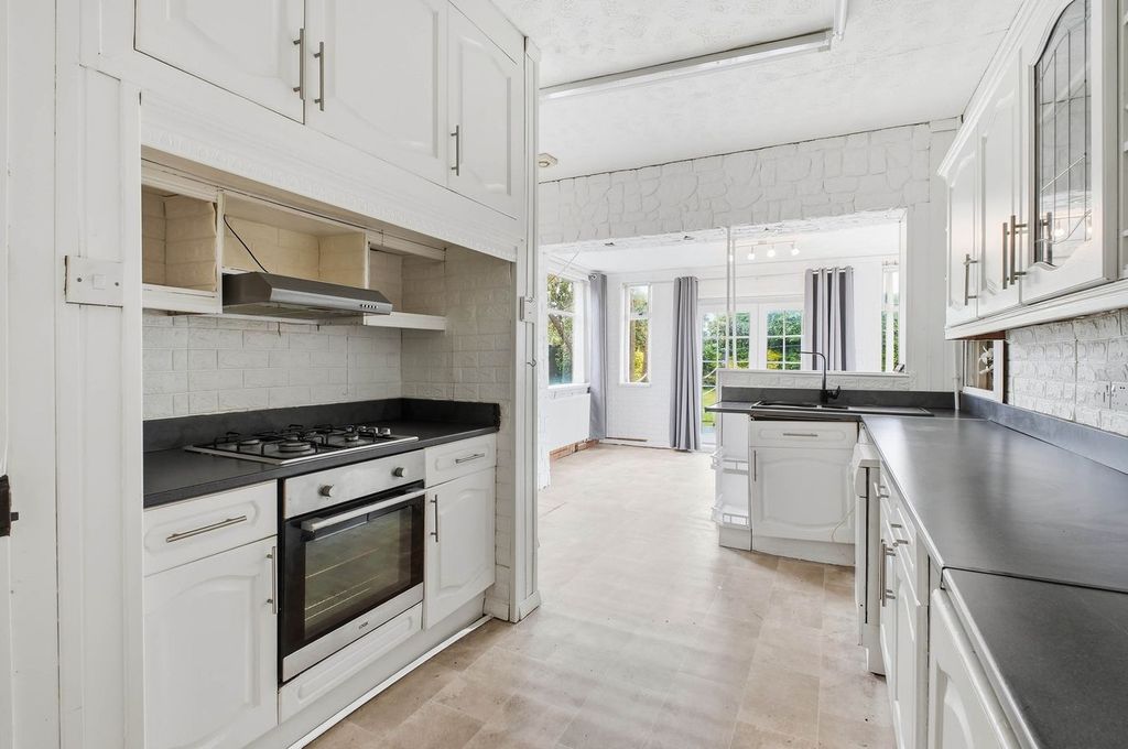 Property photo 2 of 24