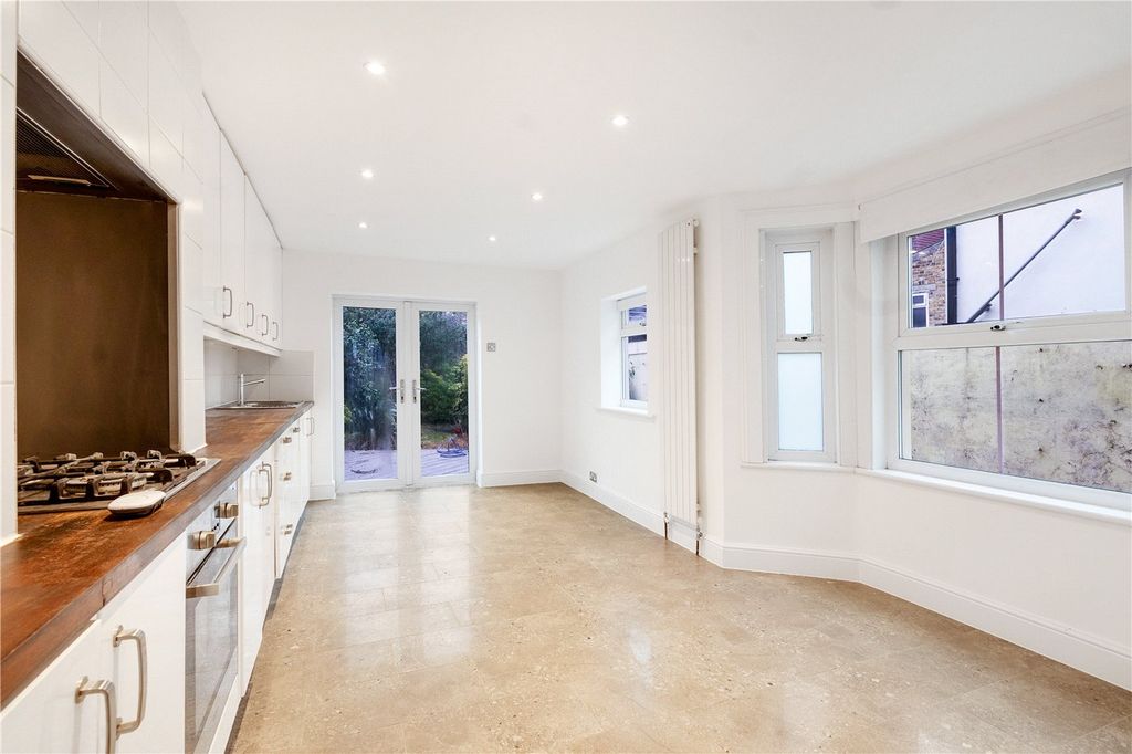 Property photo 1 of 9 Kitchen