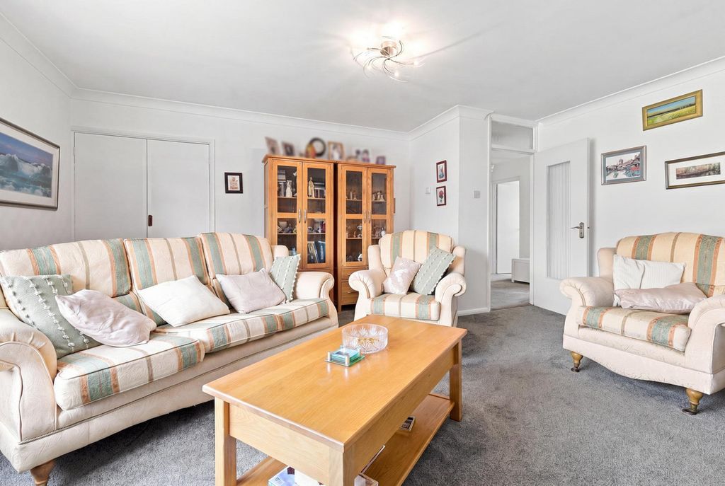 Property photo 3 of 18