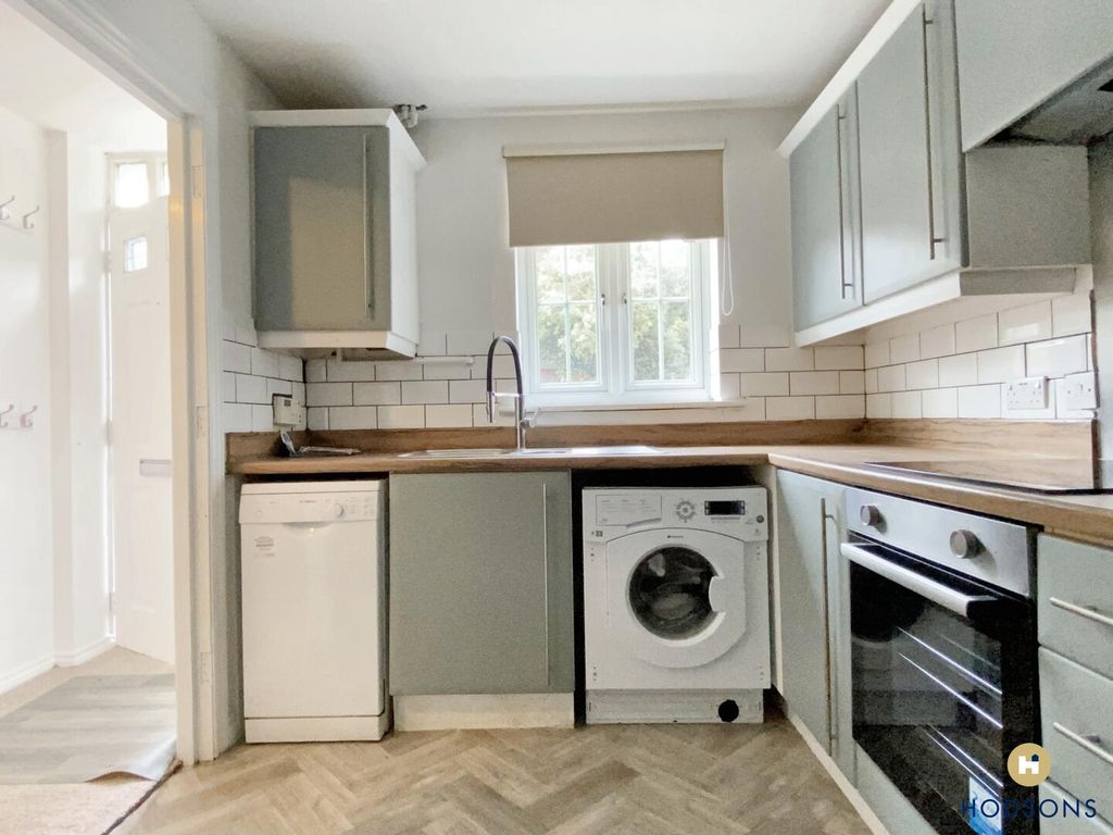 Property photo 3 of 12 Kitchen