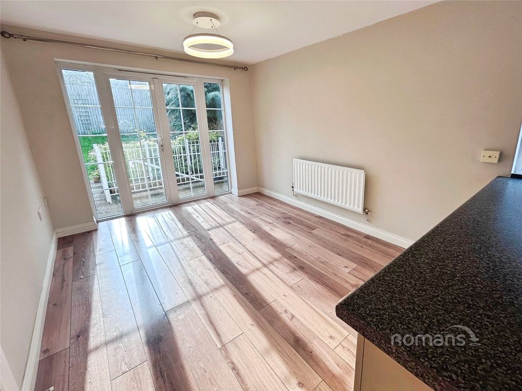 Property photo 3 of 16 Picture No. 27