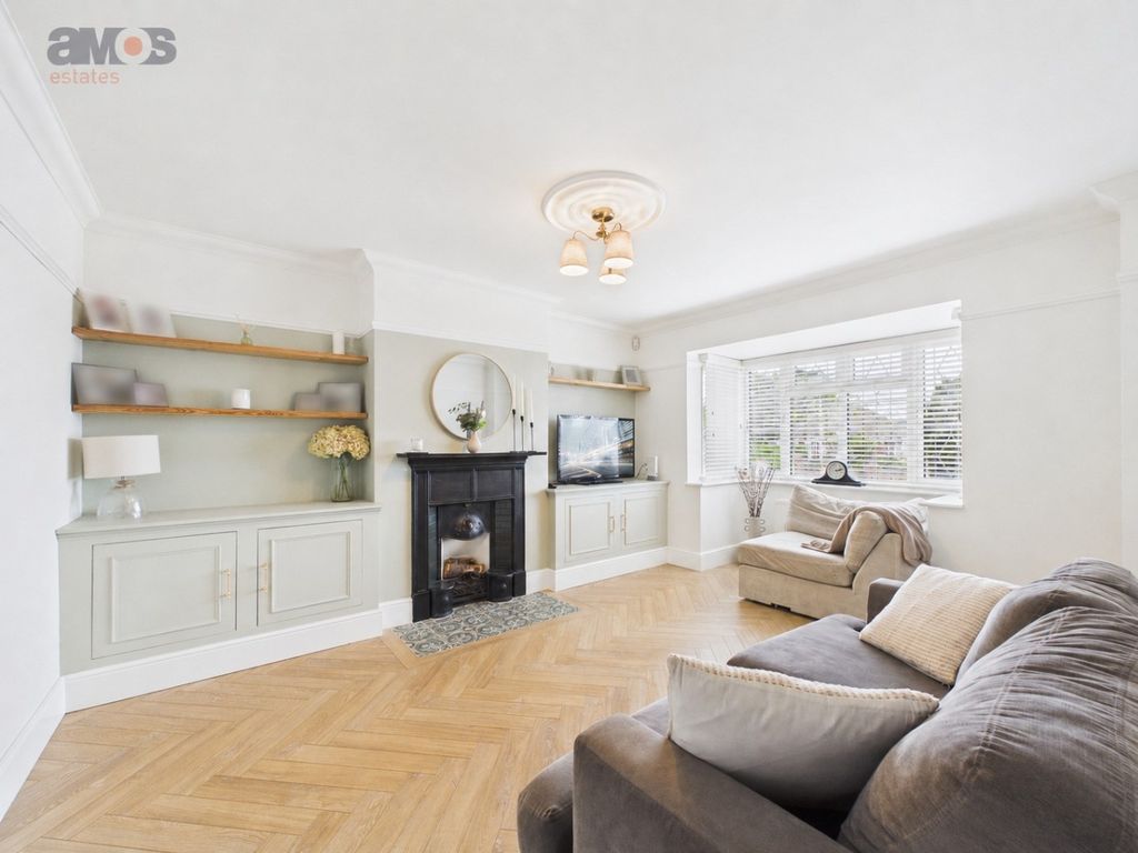 Property photo 3 of 24 4875164