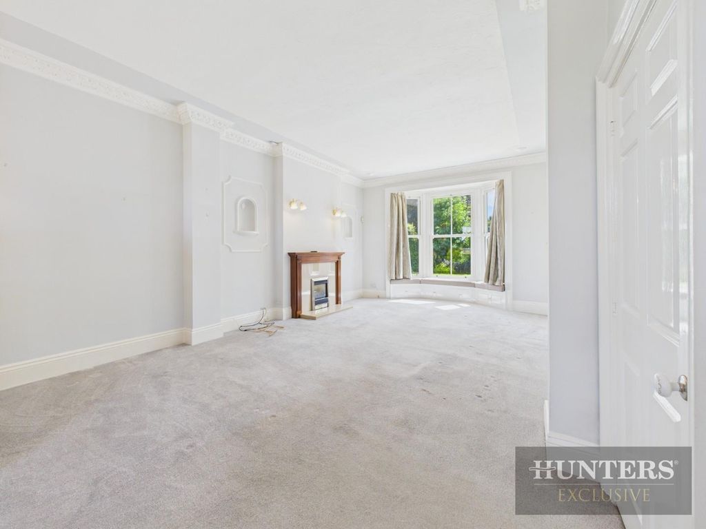Property photo 2 of 30 Cam05316G0-Pr0147-Still012.Jpg