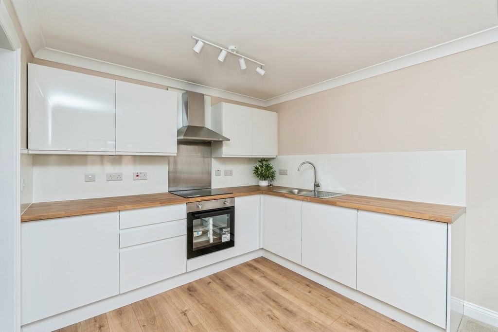 Property photo 1 of 11 Pbox-Img.Jpg