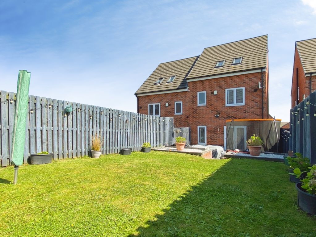 Property photo 2 of 25 Pbox-Img.Jpg