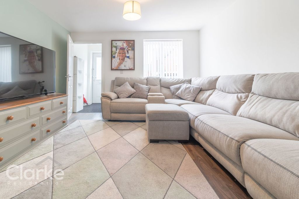 Property photo 3 of 15