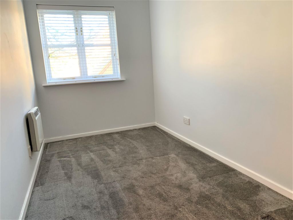 Property photo 3 of 6 Bedroom 2