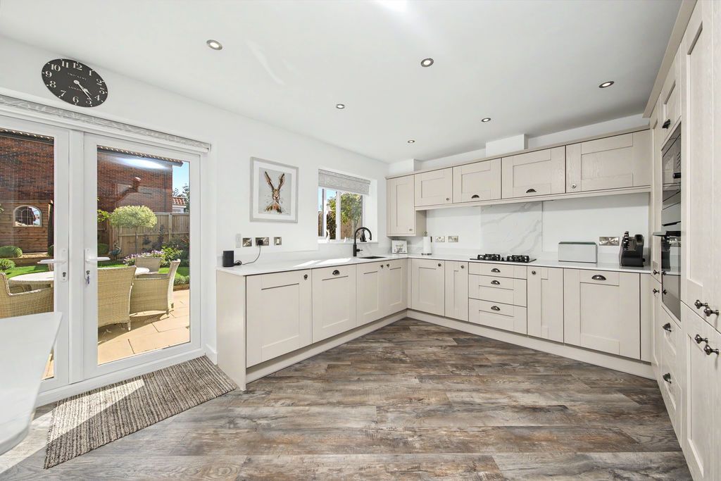 Property photo 1 of 31 Kitchen Diner