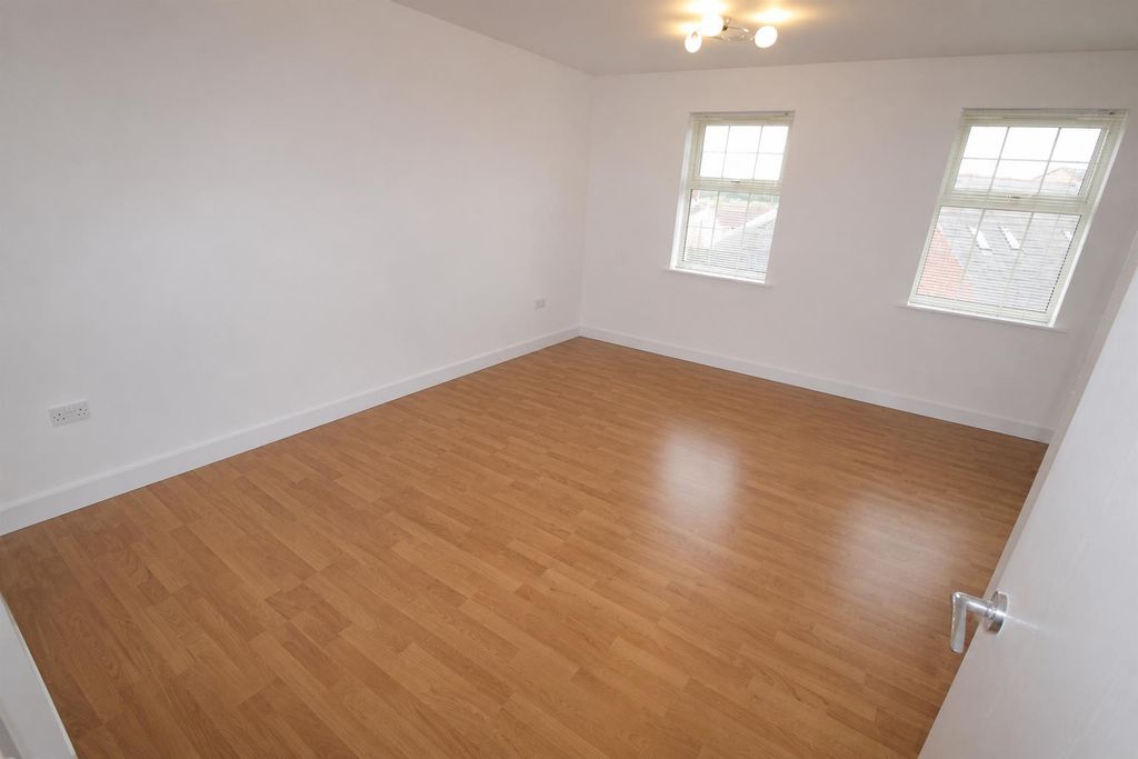 Property photo 2 of 7 Open Plan Lounge