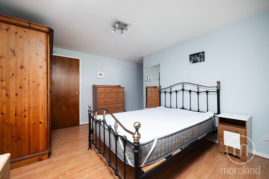 Property photo 3 of 11 5267742