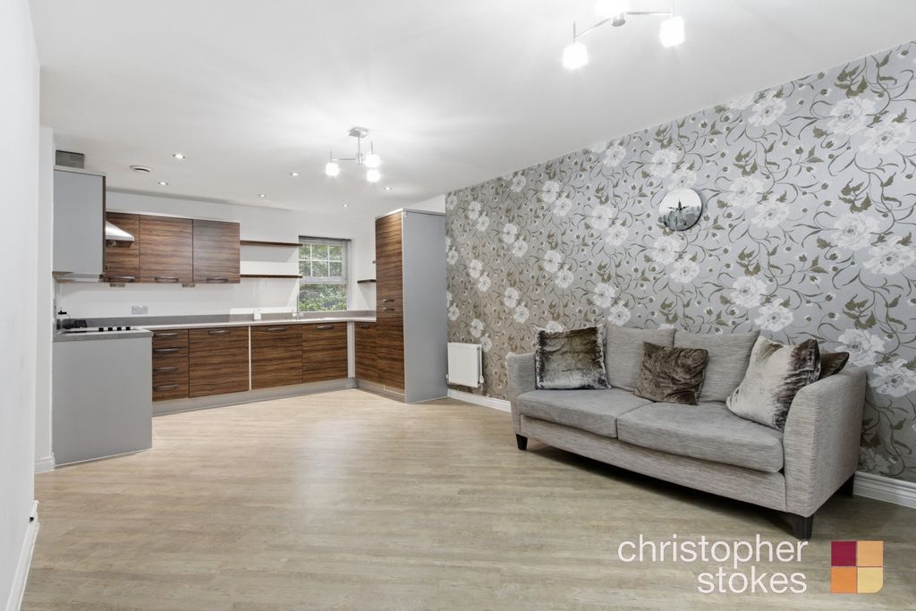 Property photo 2 of 13 5195482