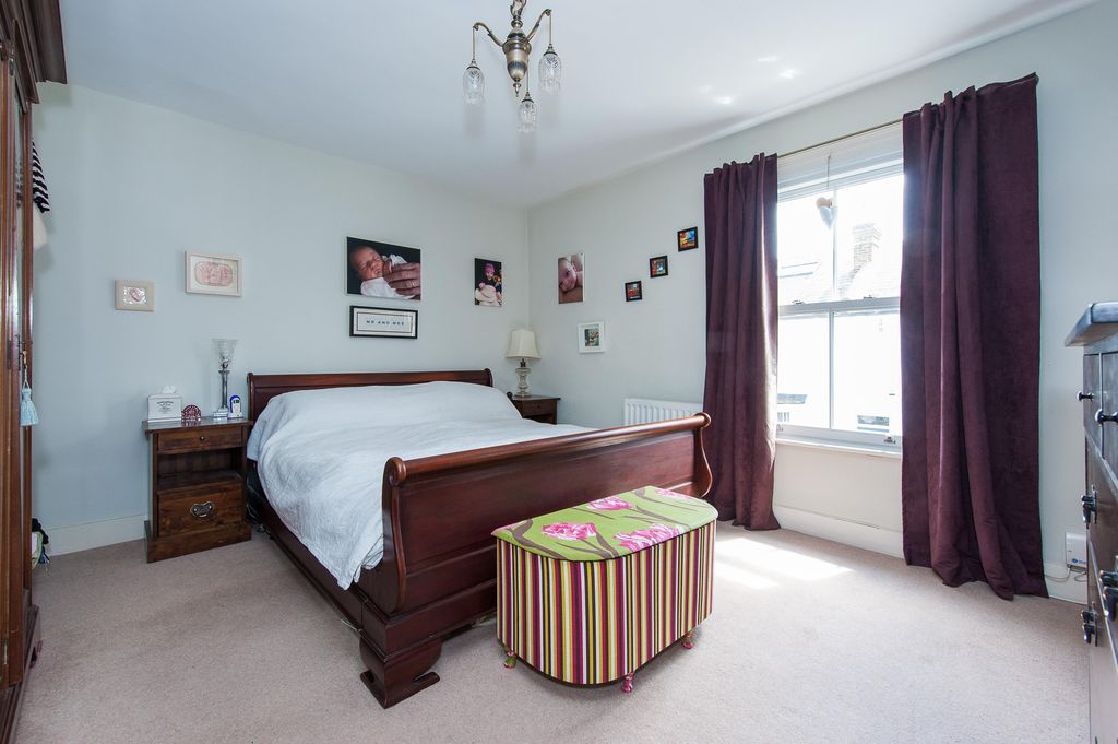 Property photo 2 of 7
