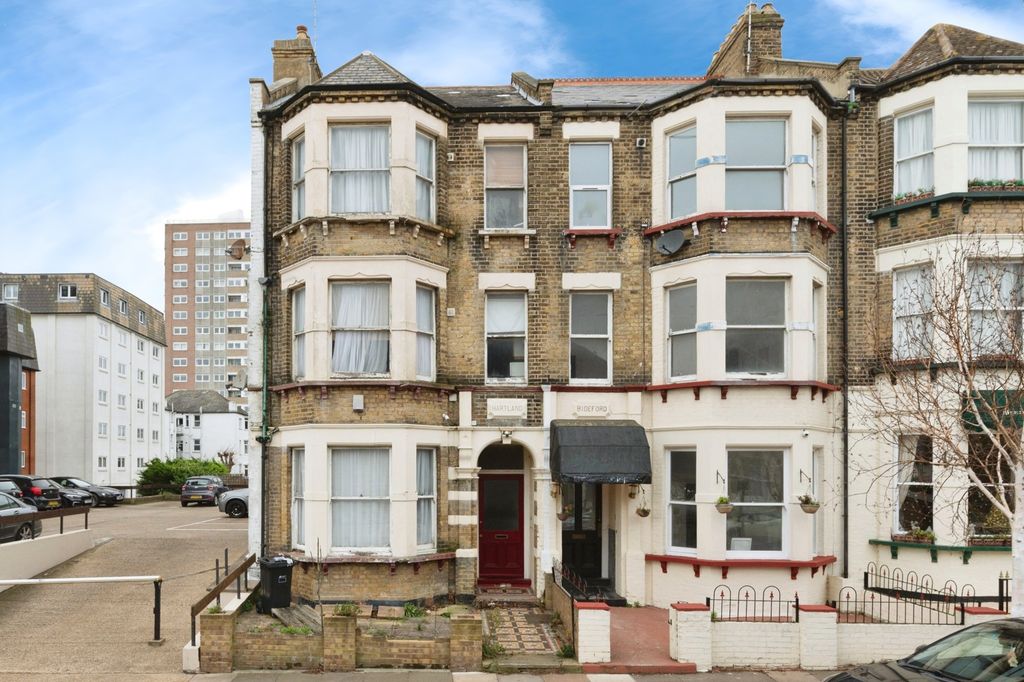 Property photo 1 of 17 Exterior