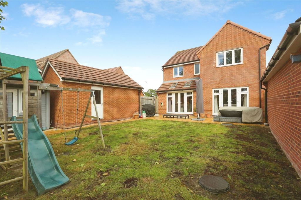 Additional image 15 of 4 bed detached house for saleSword Drive, Fareham, Hampshire PO14