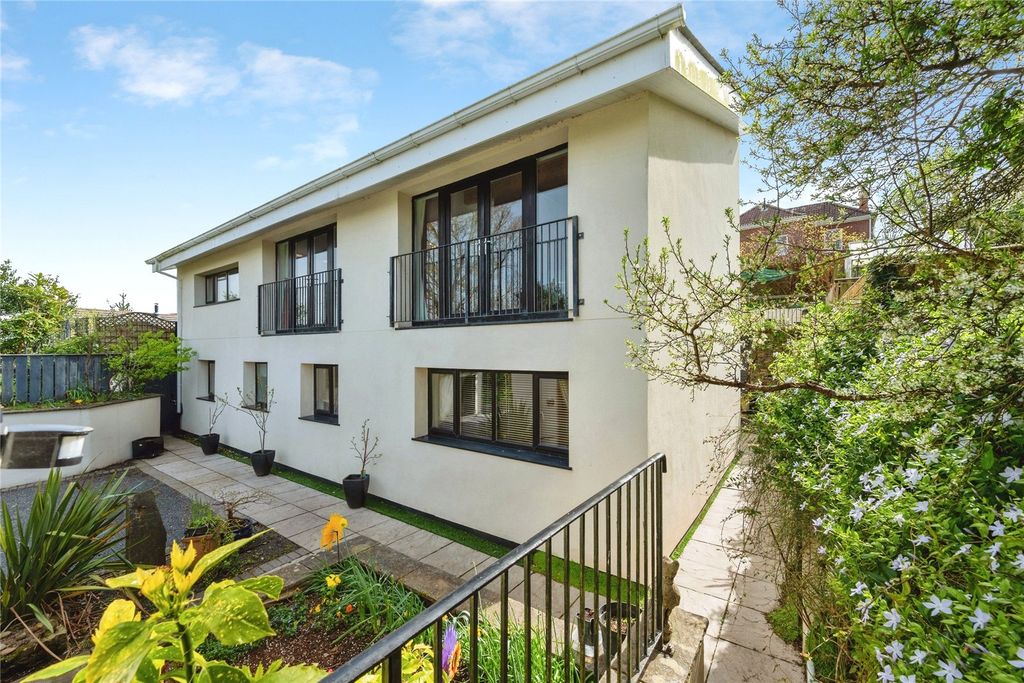 Property photo 1 of 28 Picture No. 11