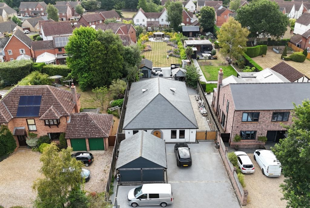 Property photo 2 of 23