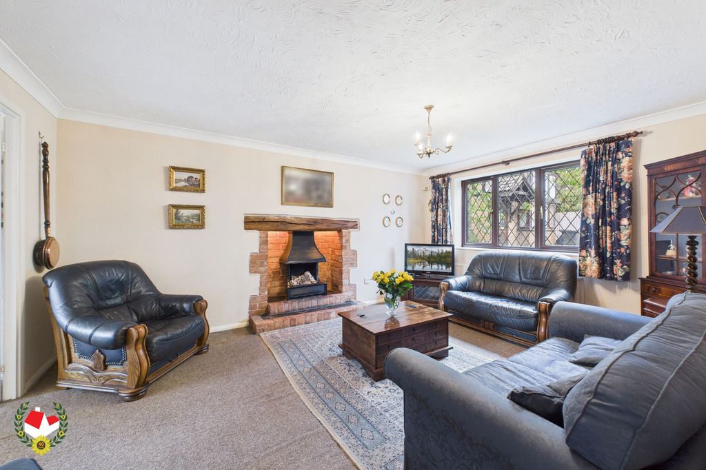 Property photo 2 of 19