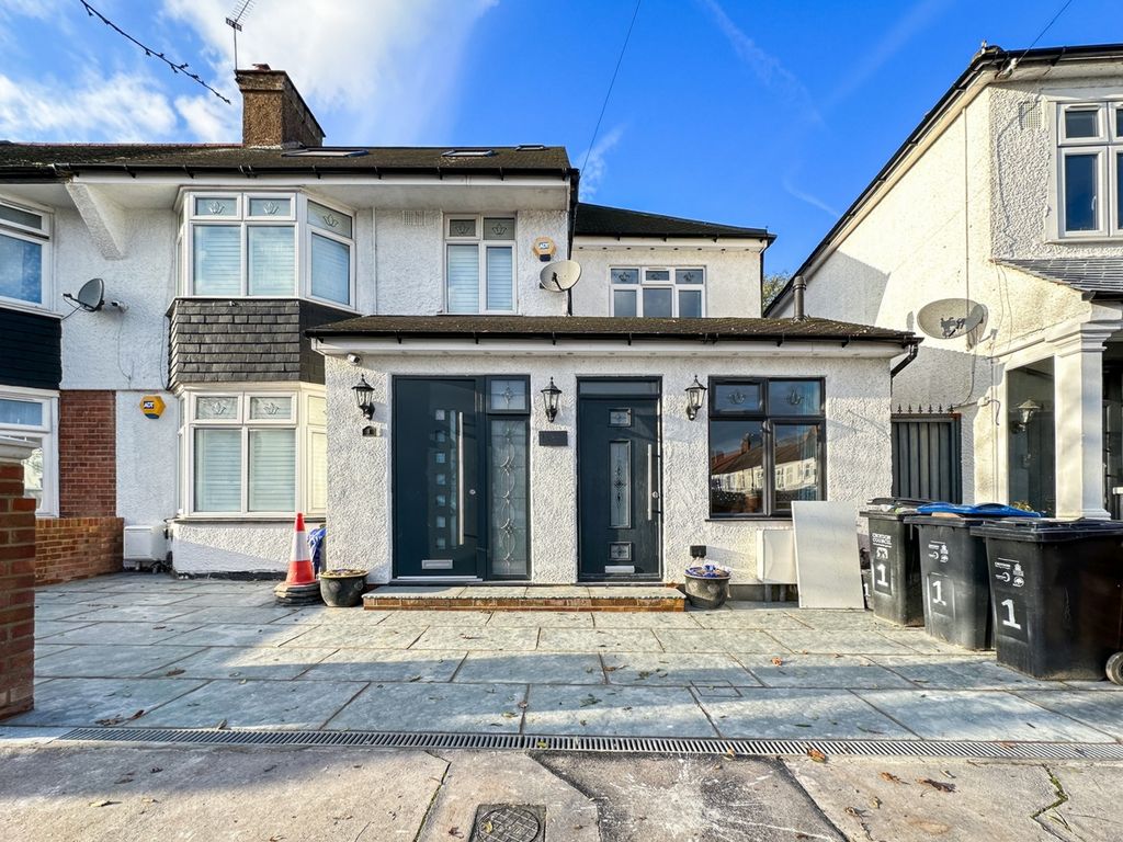 Property photo 3 of 11 Photo 2