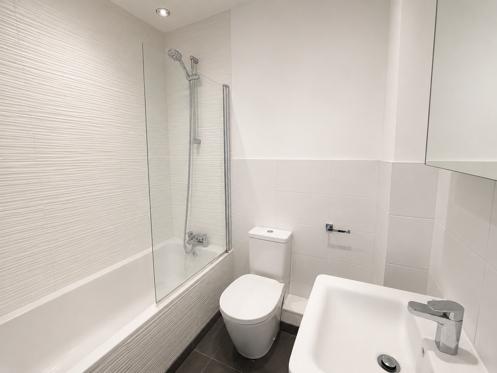 Property photo 3 of 7 7 Pembroke Bathroom