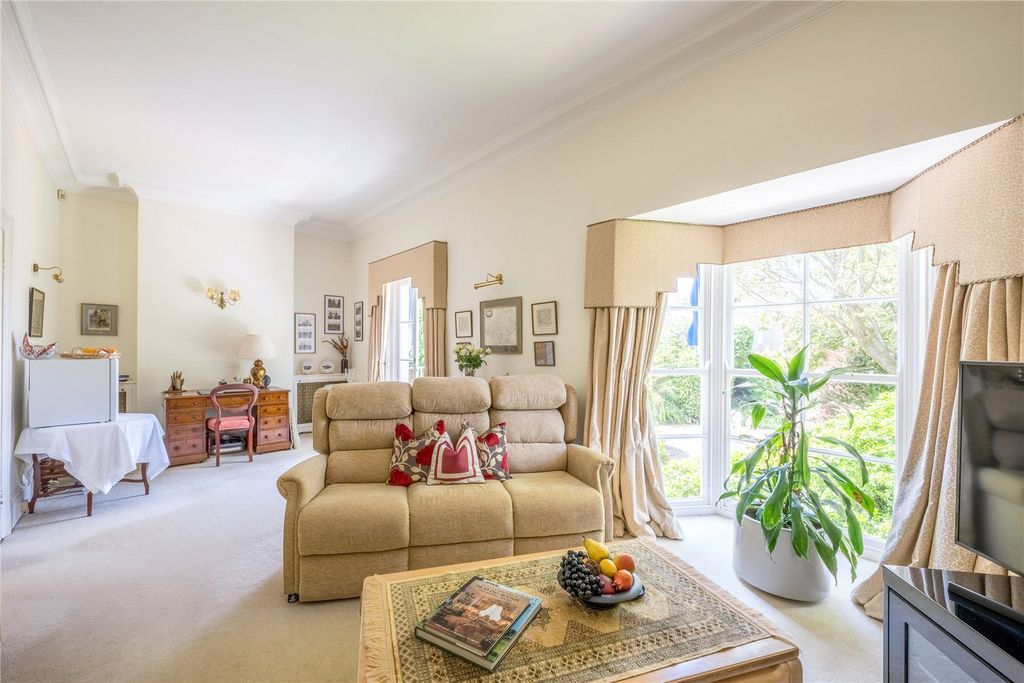 Property photo 2 of 29 Picture No. 10