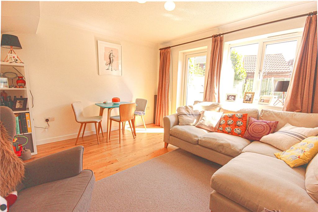 Property photo 2 of 9 Picture No. 21