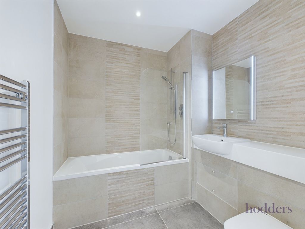 Additional image 8 of 2 bed flat to rentLondon Road, Staines-Upon-Thames, Surrey TW18