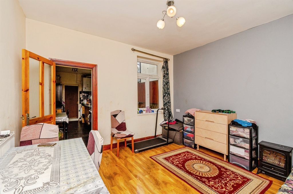 Property photo 3 of 17