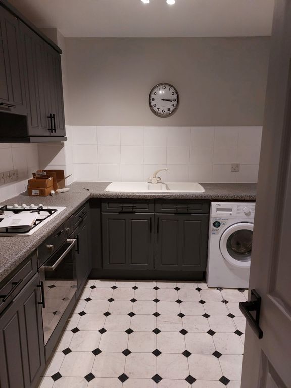 Property photo 2 of 6 Kitchen