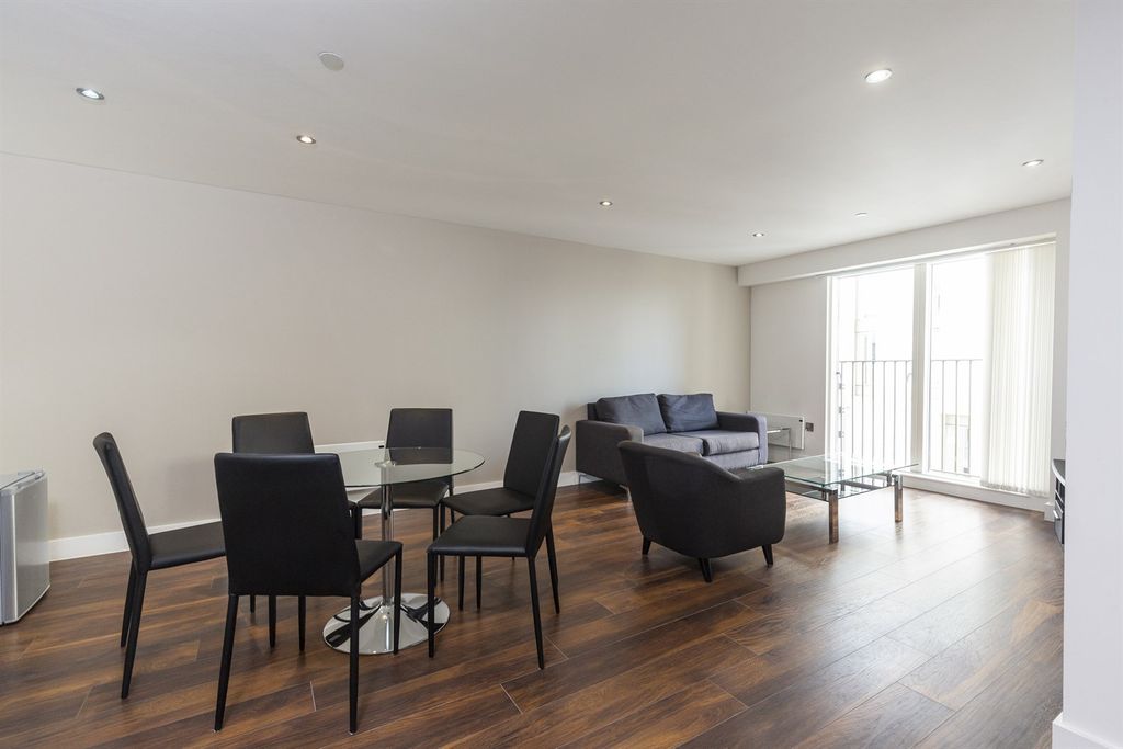 Property photo 3 of 12 (Main)