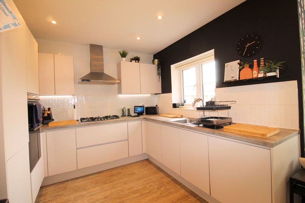 Property photo 3 of 22 Img_3435