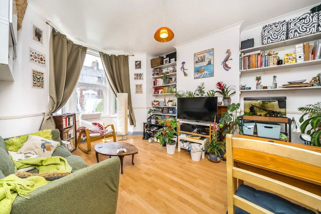 Property photo 2 of 7