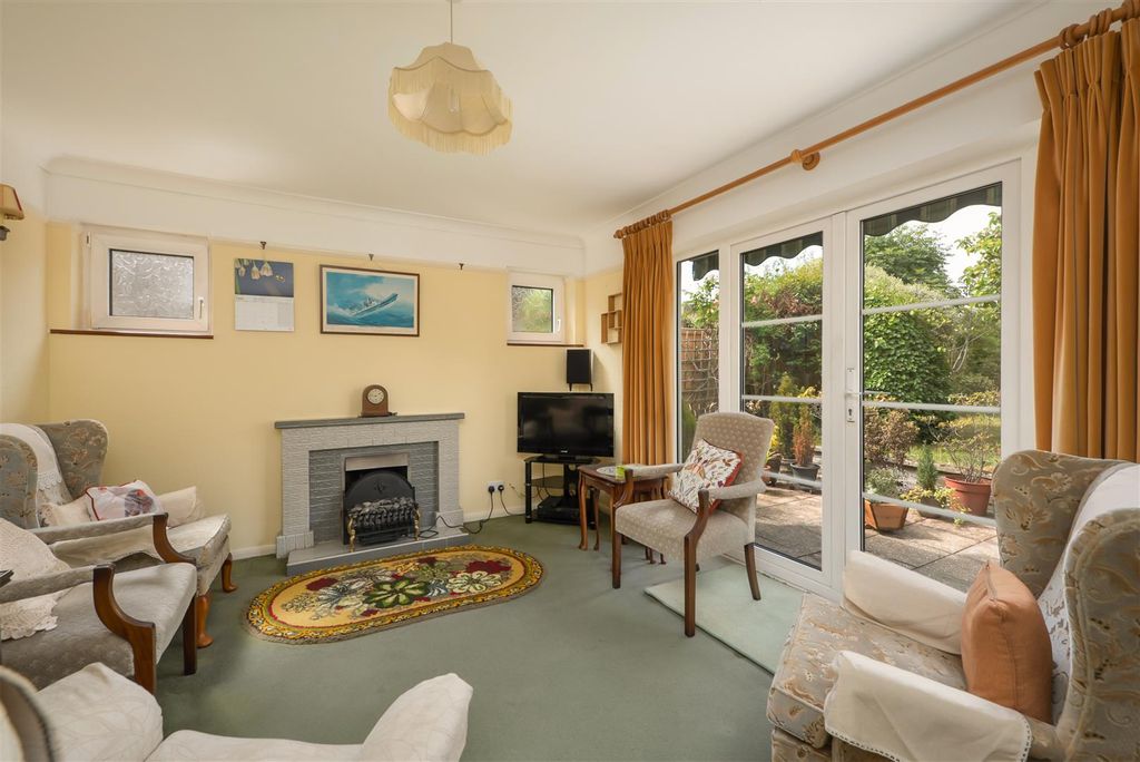 Property photo 3 of 13 Valkyrie Avenue, Whitstable